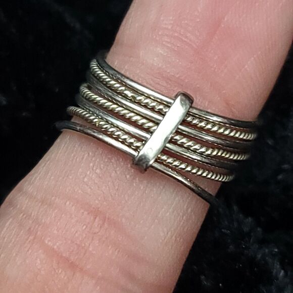 925 Sterling Silver Layering Ring Size 4 - Picture 2 of 7